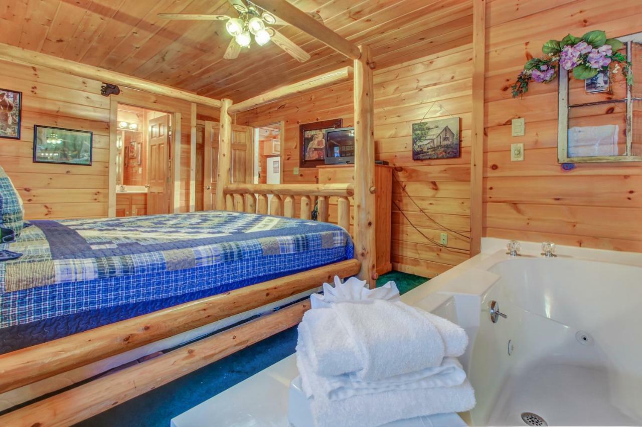 Running Bear Cabin Villa Shady Grove Екстериор снимка